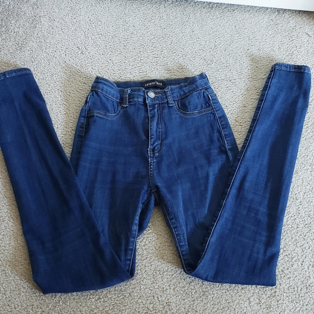 FASHION NOVA stretchy Jean's